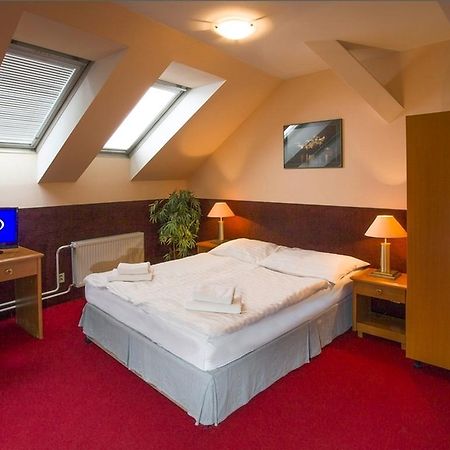 A Plus Hotel & Hostelプラハ エクステリア 写真