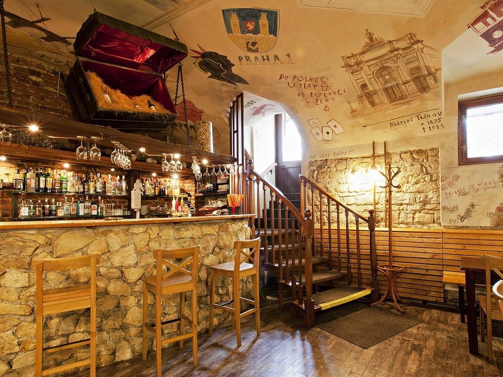 A Plus Hotel & Hostelプラハ エクステリア 写真