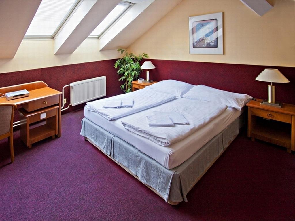 A Plus Hotel & Hostelプラハ エクステリア 写真