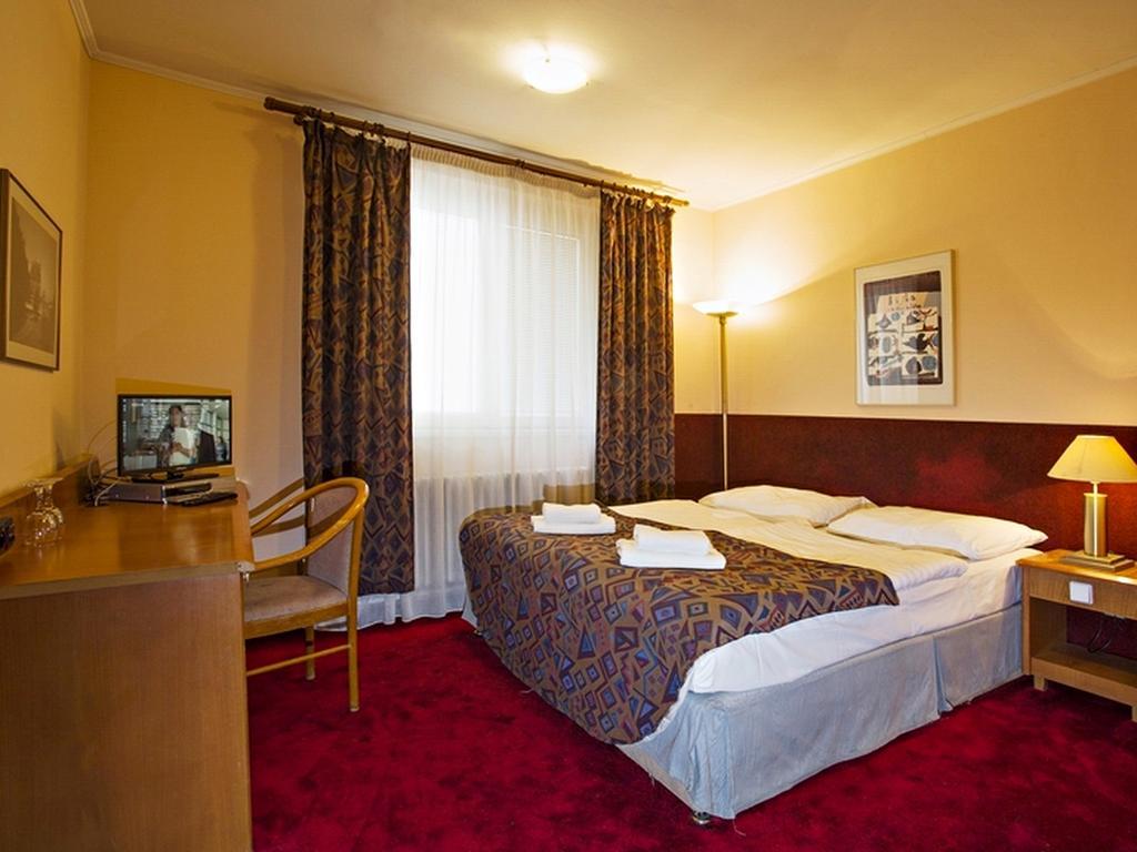 A Plus Hotel & Hostelプラハ エクステリア 写真