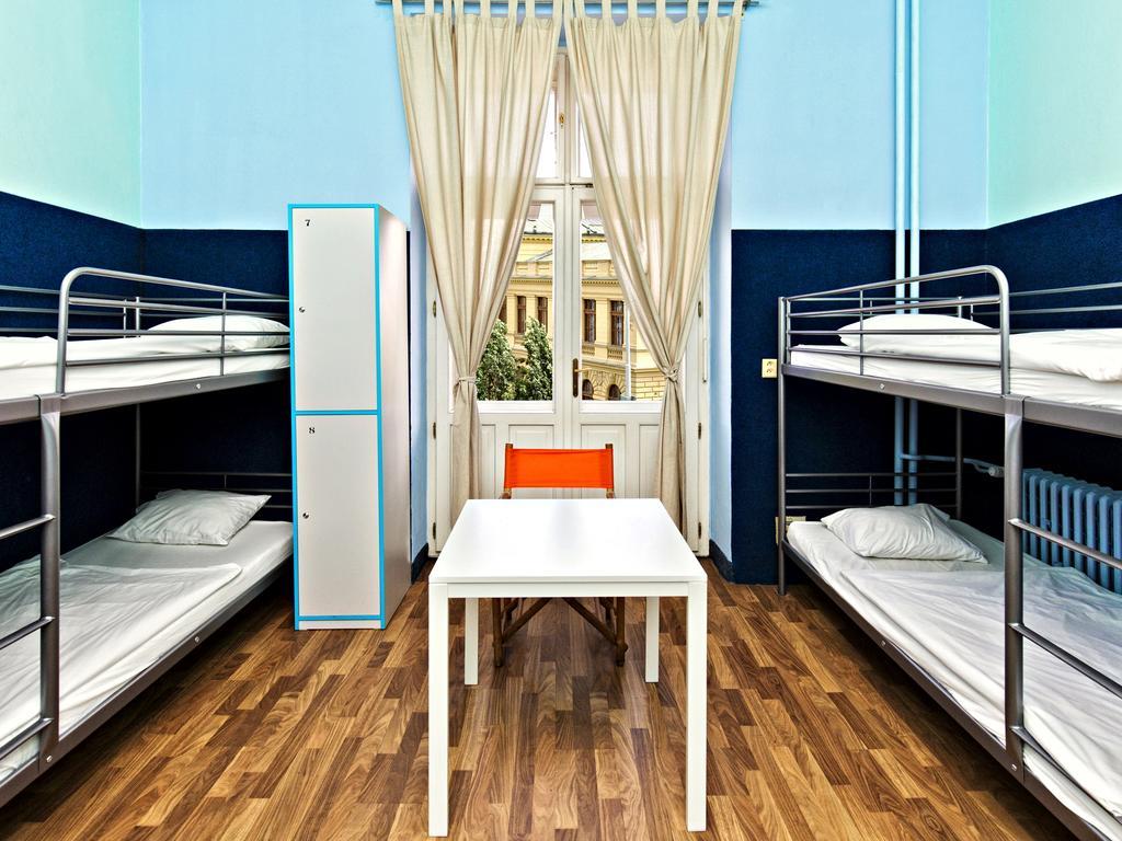 A Plus Hotel & Hostelプラハ エクステリア 写真