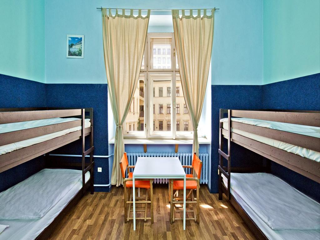 A Plus Hotel & Hostelプラハ エクステリア 写真