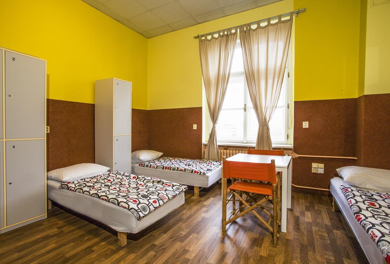 A Plus Hotel & Hostelプラハ エクステリア 写真