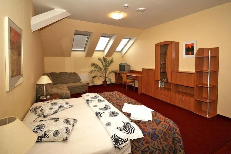 A Plus Hotel & Hostelプラハ エクステリア 写真